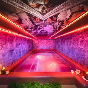 Point Boutique Отель